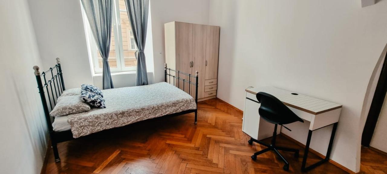 Batorego Apartment Krasków Dış mekan fotoğraf